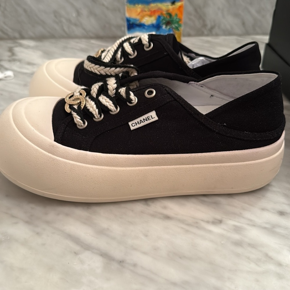 Chanel Black and White Women's Sneakers - Picture 6 of 11